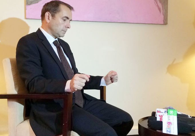 Phap tiep tuc cuoc chien chong khung bo hinh anh