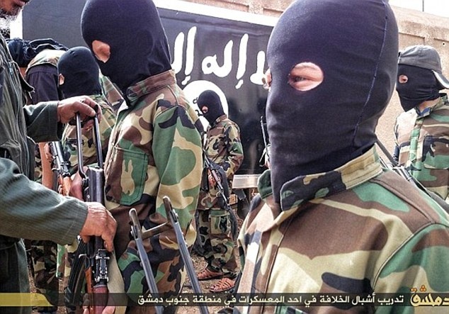 IS cong bo video chien binh nhi hanh quyet 6 tu nhan hinh anh