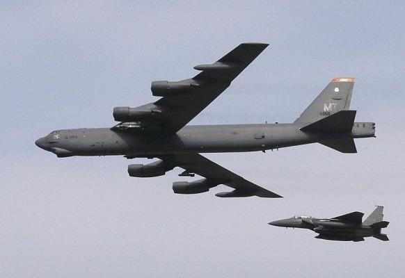 B-52 My chao lieng ap sat khong phan Trieu Tien hinh anh