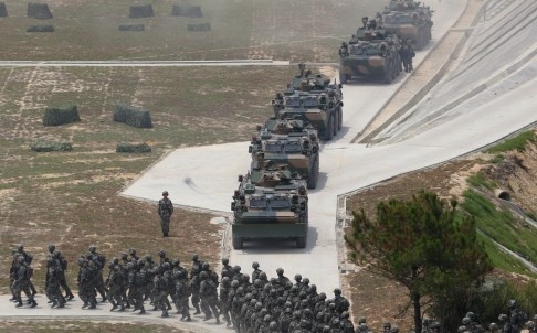 Quan uy Trung uong TQ van quan ly quan doi o Hong Kong hinh anh