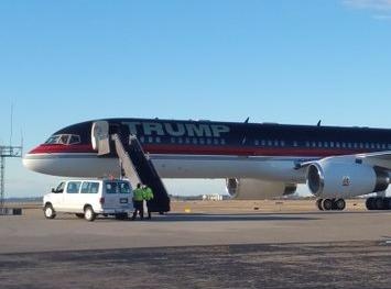 Phi co cua Donald Trump ha canh khan cap vi su co hinh anh