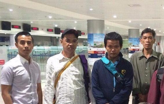 Dua 12 ngu dan Viet gap nan o nuoc ngoai hoi huong hinh anh