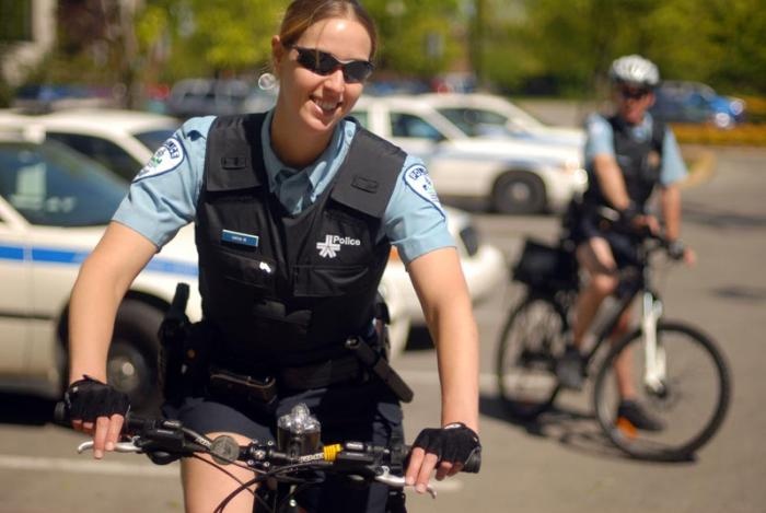 Dao tao canh sat tuan tra bang xe dap o My hinh anh