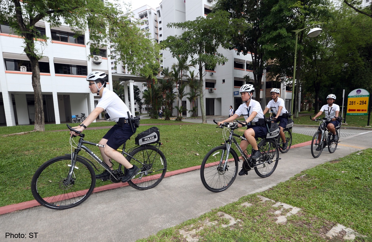 Cảnh sát tuần tra bằng xe đạp ảnh 3 Canh sat tuan tra bang xe dap anh 3