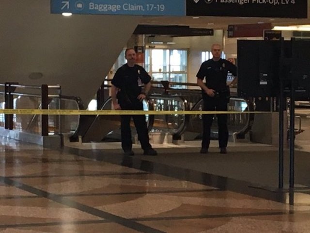 My so tan san bay vi de doa khung bo hinh anh