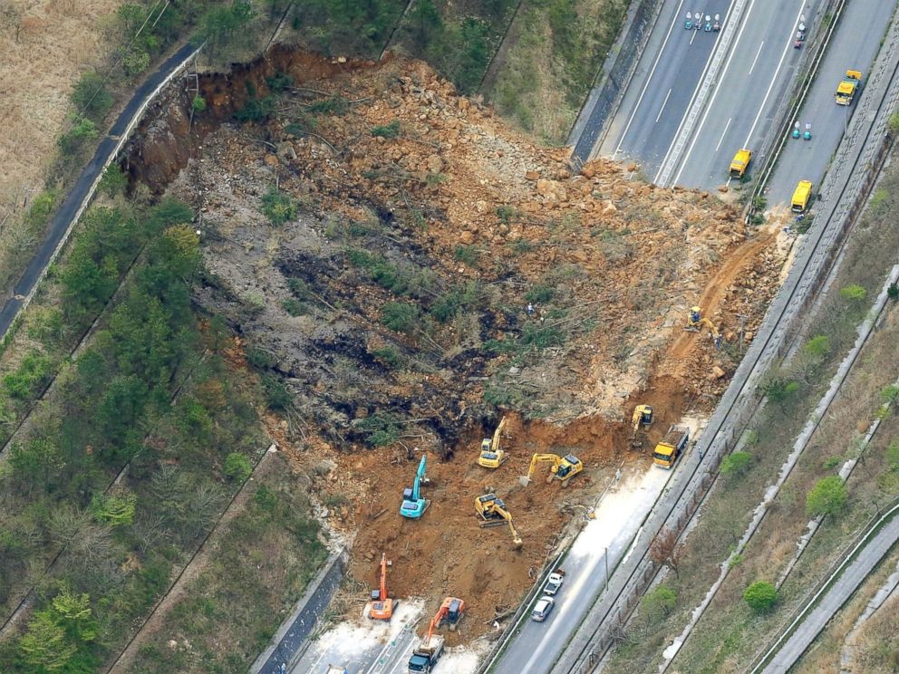 Dong dat Nhat Ban: Su tan pha nhin tu camera bay hinh anh