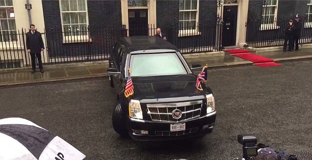 Xe cua Obama vat va tim noi do truoc dinh thu tuong Anh hinh anh