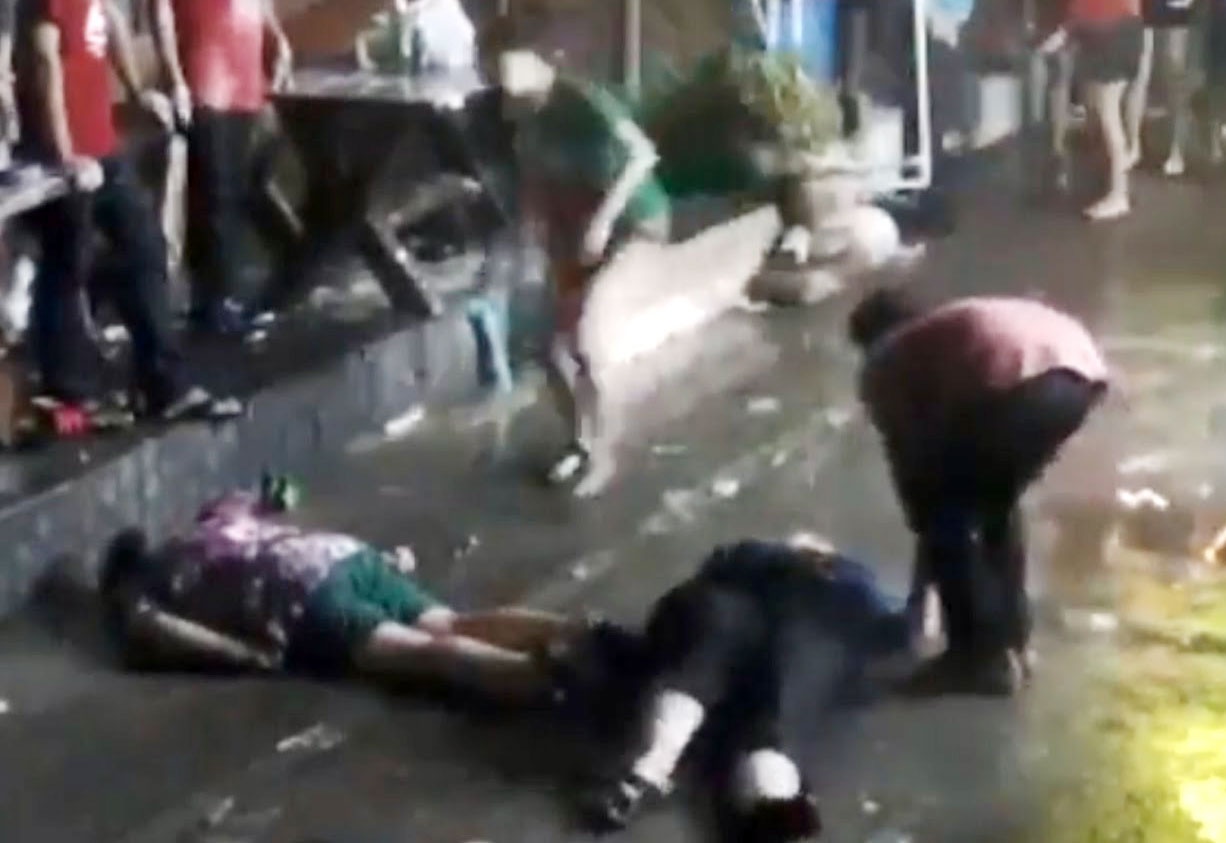 Du khach Anh bi danh o Thai Lan hinh anh