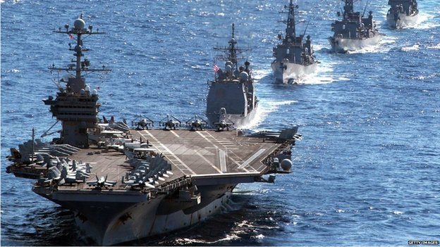 Chi huy Hai quan My ngoi tu vi tham nhung lay tien va gai hinh anh