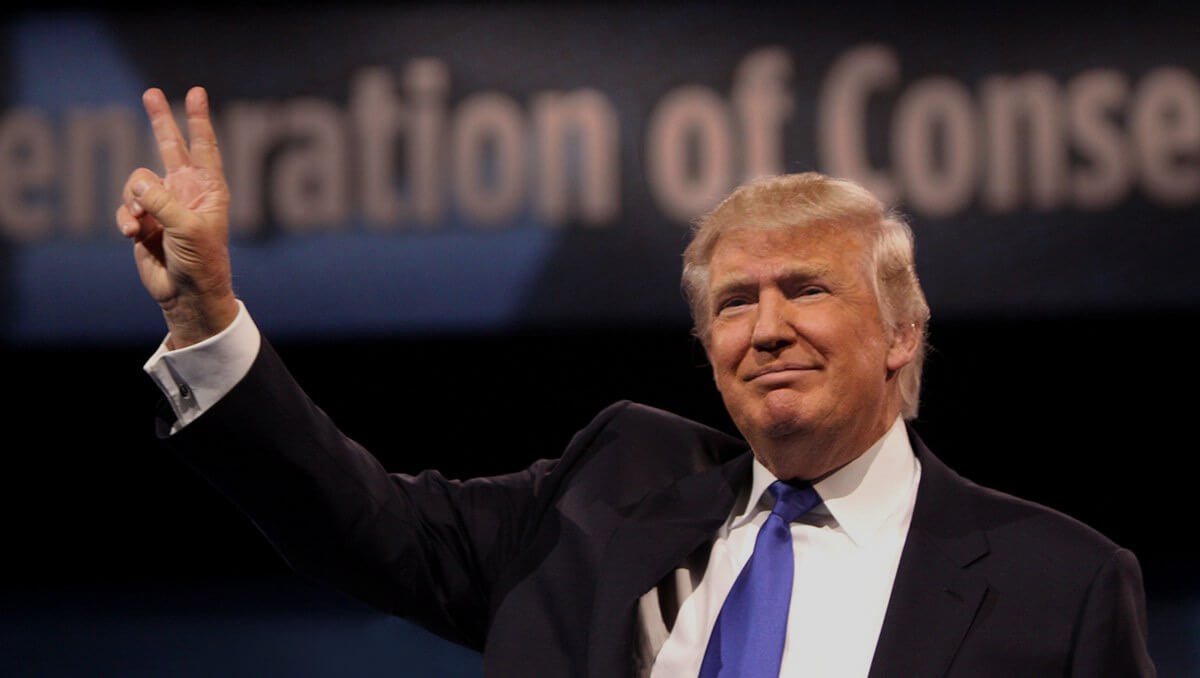 Cruz rut lui, Trump-Clinton ap dao cuoc dua toi Nha Trang hinh anh