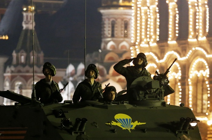 Nga dieu binh Ngay Chien thang anh 14