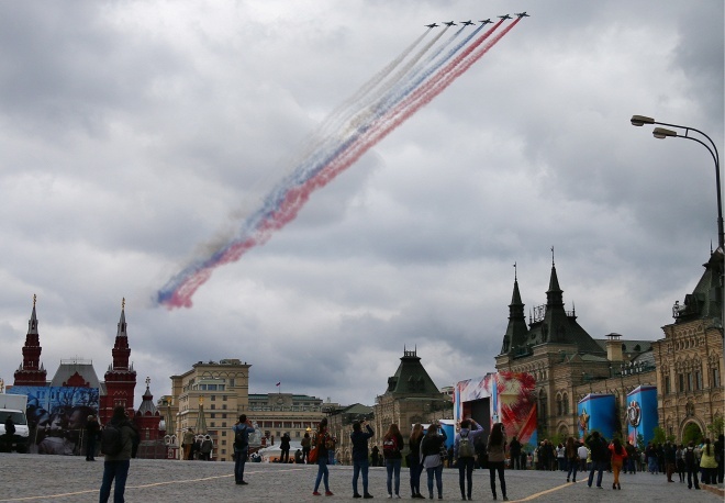 Nga dieu binh Ngay Chien thang anh 4
