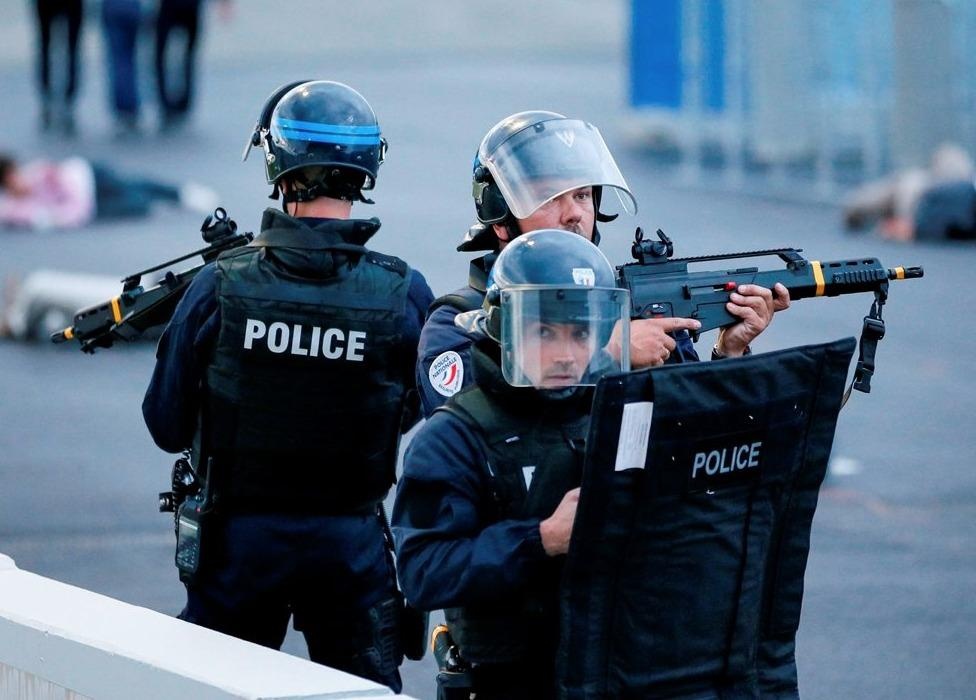 Phap dien tap chong khung bo bao ve Euro 2016 hinh anh