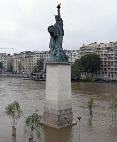 Paris ngap nuoc anh 20