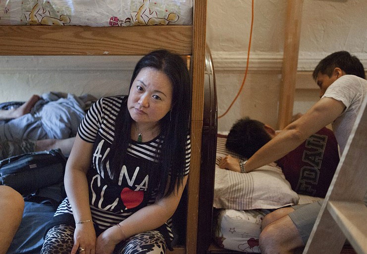 Cuoc song chen chuc cua gia dinh Trung Quoc tren dat My hinh anh