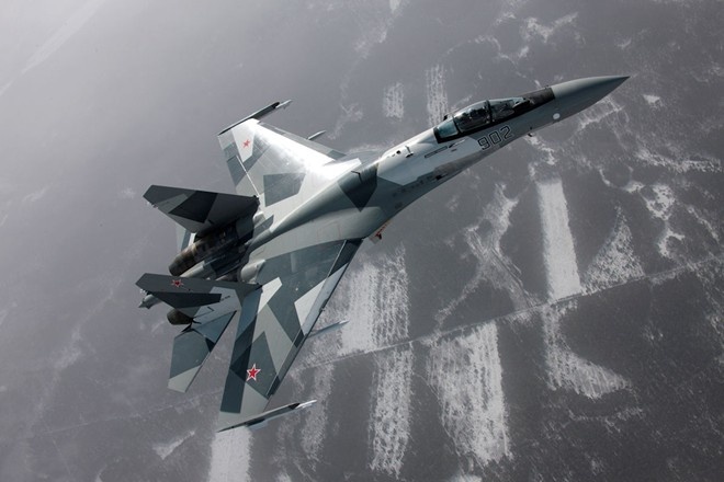 suc manh chien dau cua F-15 va Su-35 anh 10