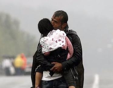 Tham canh nguoi di cu qua nhung buc anh 'biet noi' hinh anh