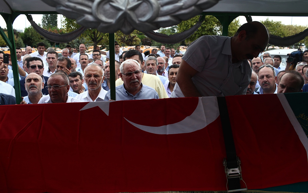 nan nhan khung bo san bay Istanbul anh 1