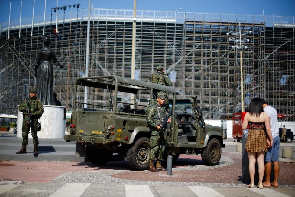 truc thang,  chien dau co bao ve Olympic Rio anh 1