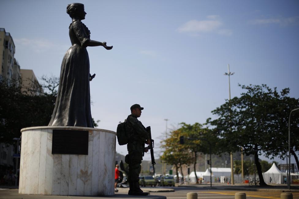 truc thang,  chien dau co bao ve Olympic Rio anh 2