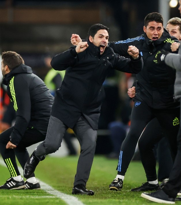 Arteta bi cam chi dao anh 1