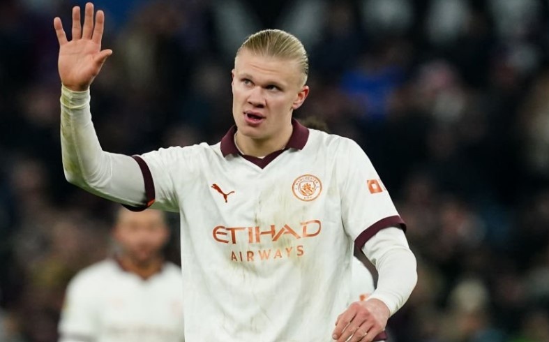 Haaland hoa toi do trong ngay Man City bai tran hinh anh