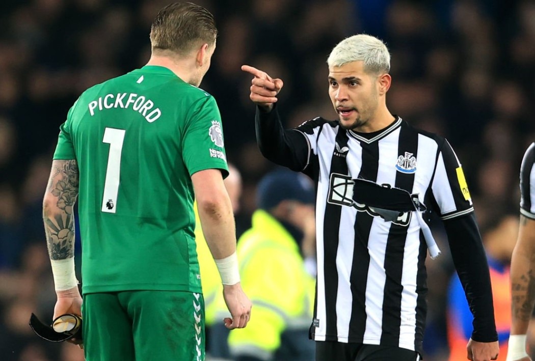 Newcastle thua dam doi dang dua tru hang hinh anh