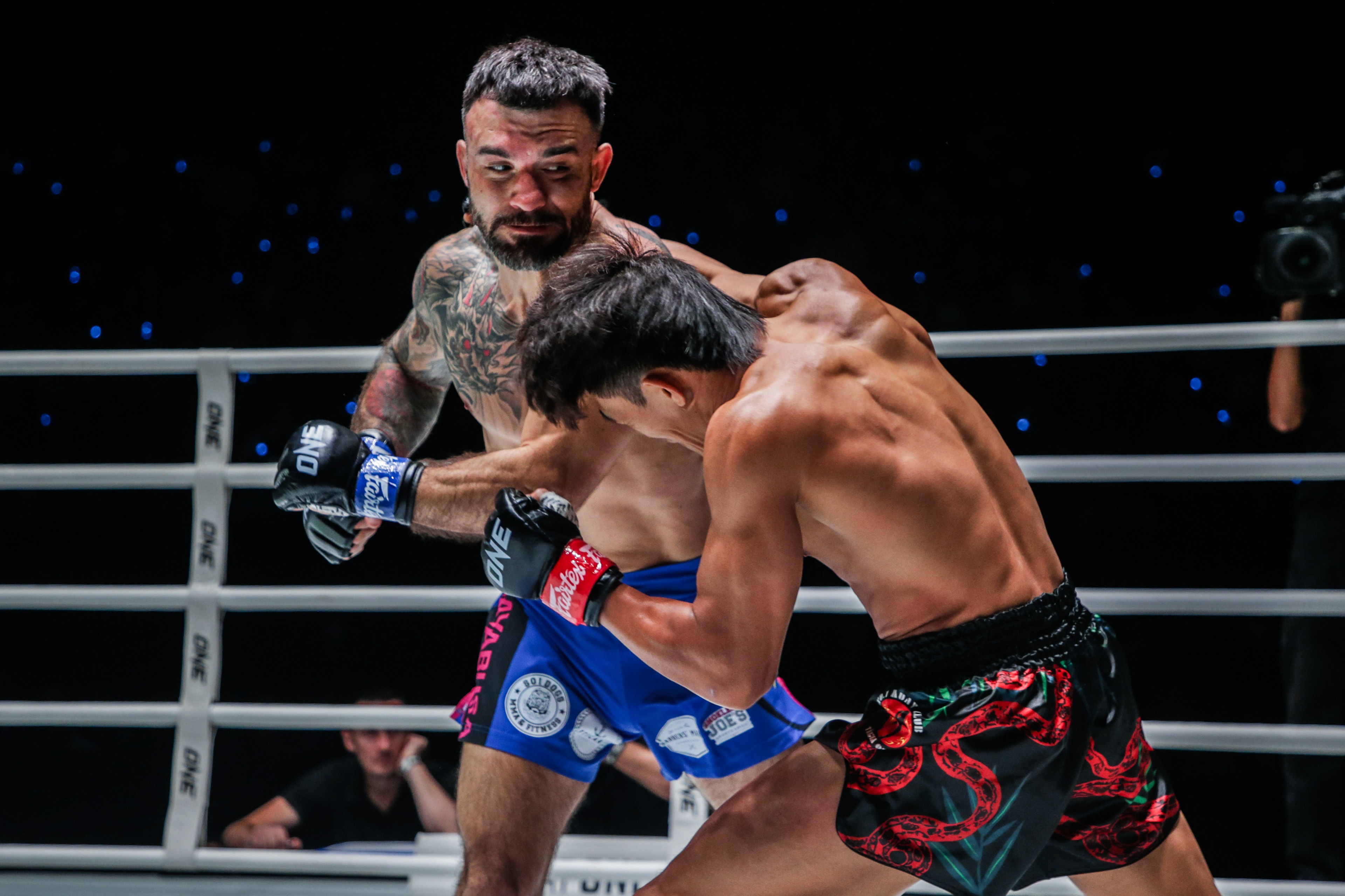 Duy Nhat knock-out anh 1