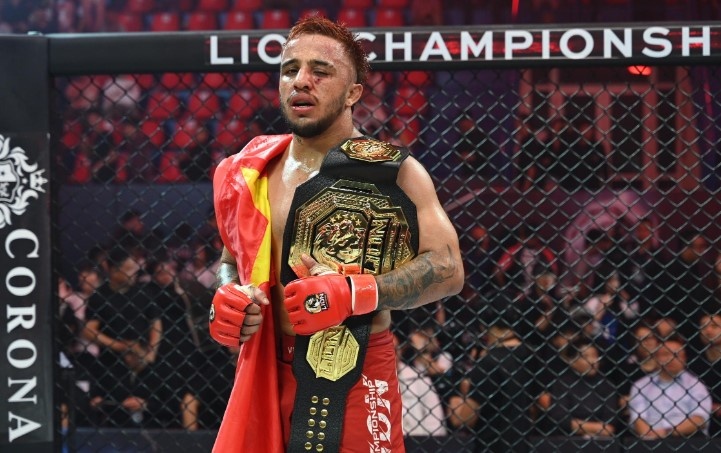 Nghiem Van Y mat dai vo dich sau pha be tay cua vo si Brazil hinh anh