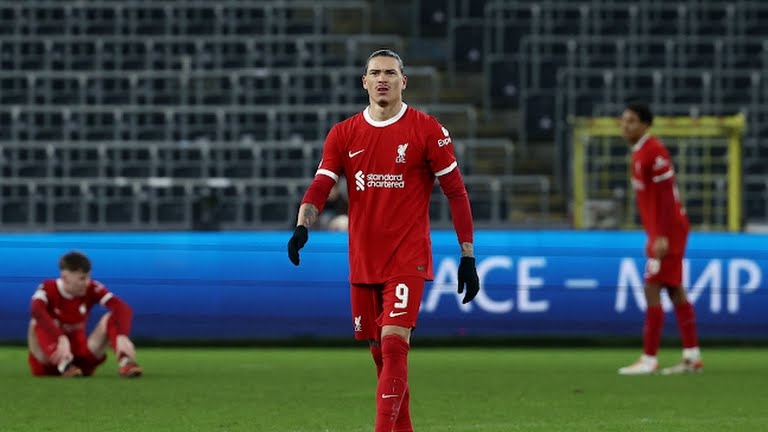 Liverpool bai tran truoc khi gap MU hinh anh