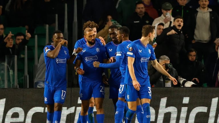 8 doi vao vong knock-out anh 3