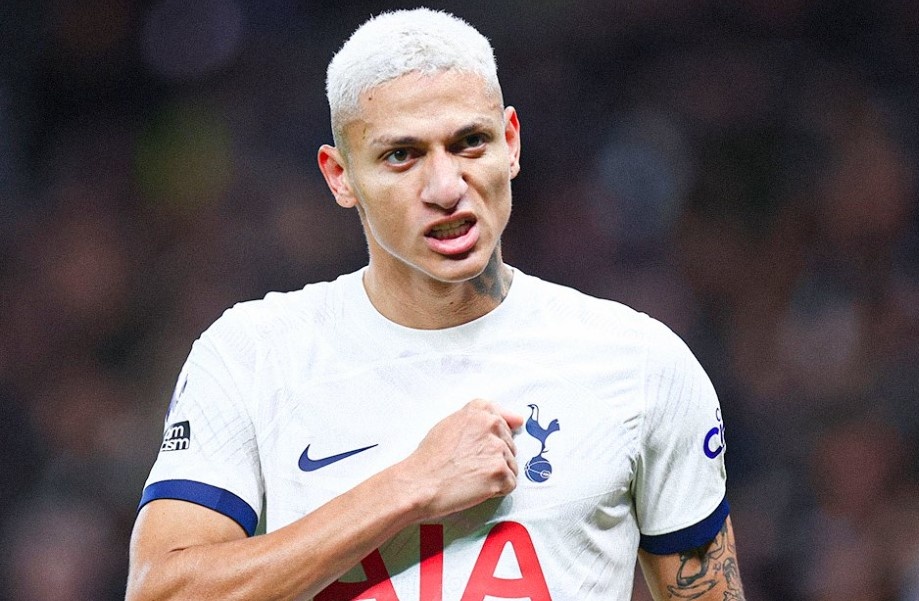 Tottenham tao khoang cach 6 diem so voi Man United hinh anh