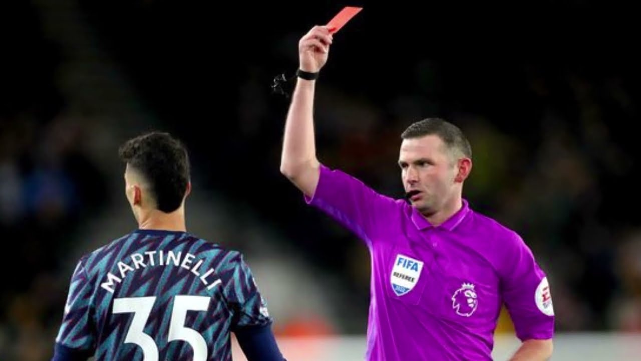 Trong tai duoi Dalot tung khien Arsenal buc xuc hinh anh