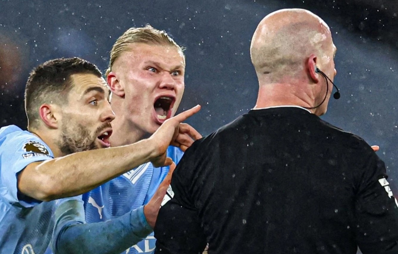 Man City bi FA trung phat hinh anh