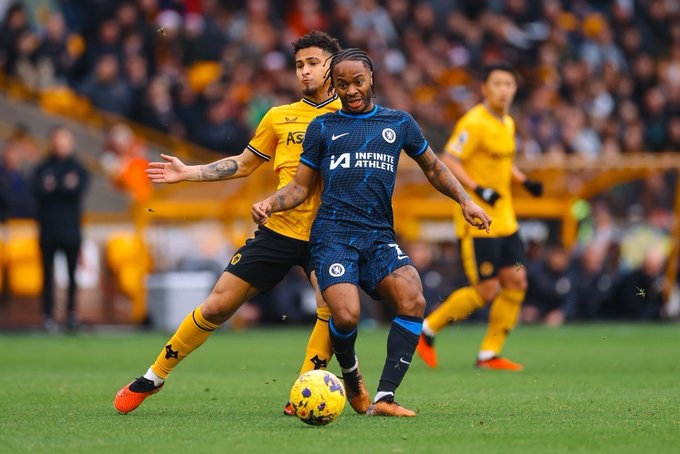 Pha hong an tai hai cua Sterling khien Chelsea tra gia hinh anh