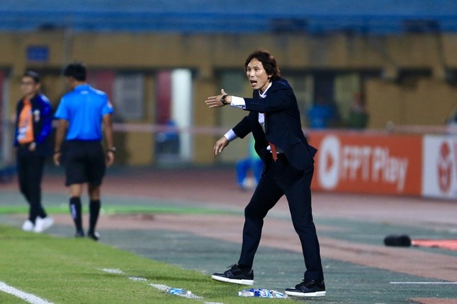 HLV Gong Oh-kyun bi CLB Cong an Ha Noi treo quyen chi dao hinh anh