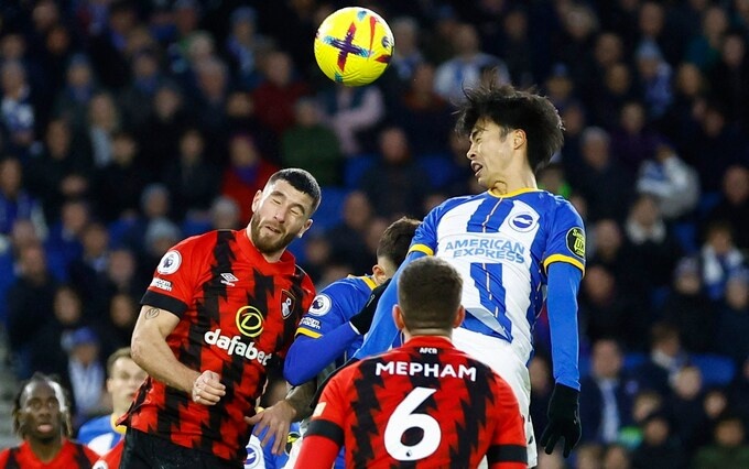 Kaoru Mitoma sa sut anh 10