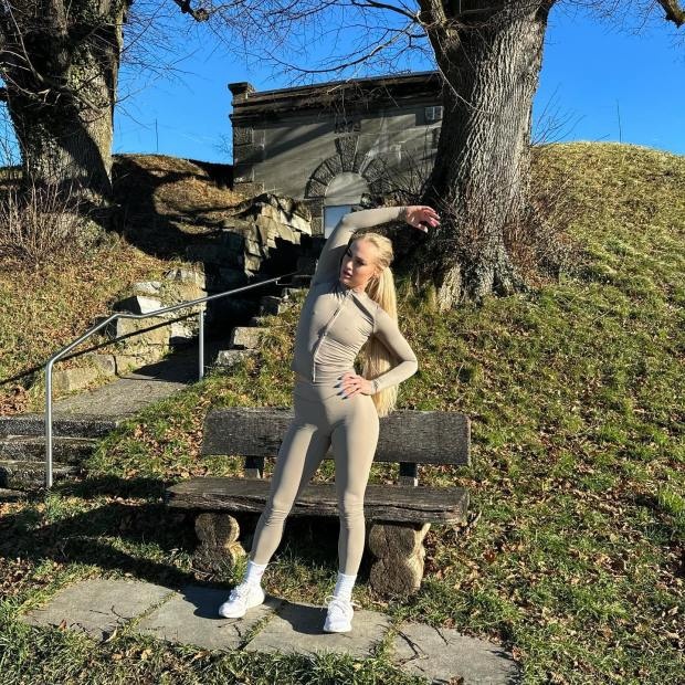 Hinh anh gay sot anh 4