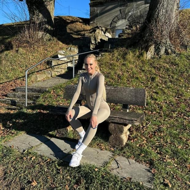 Hinh anh gay sot anh 3