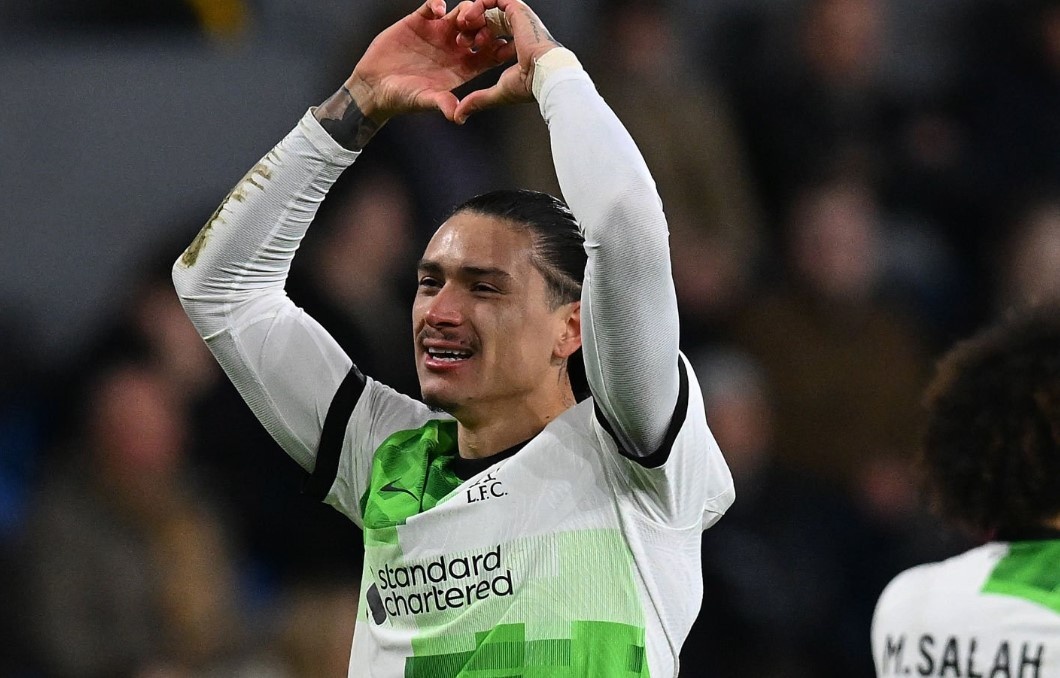 Nunez toa sang, Liverpool chiem ngoi dau cua Arsenal hinh anh