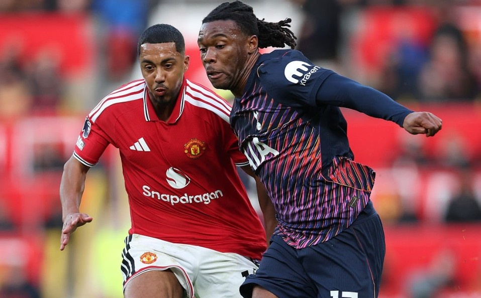 MU 0-0 Tottenham: 'Quỷ đỏ' bị dồn ép