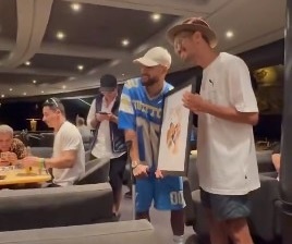 Neymar tiec tung anh 1