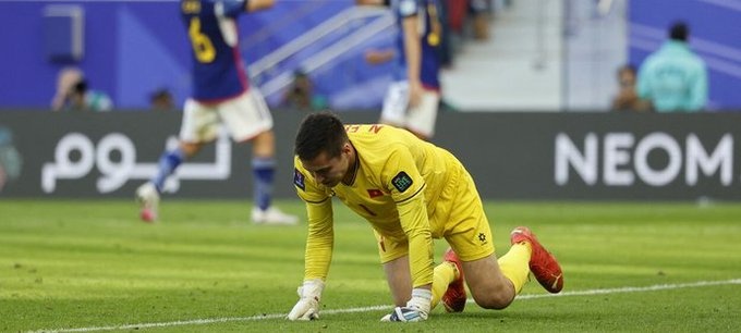 Nguyen Filip sai ky thuat dam bong hinh anh