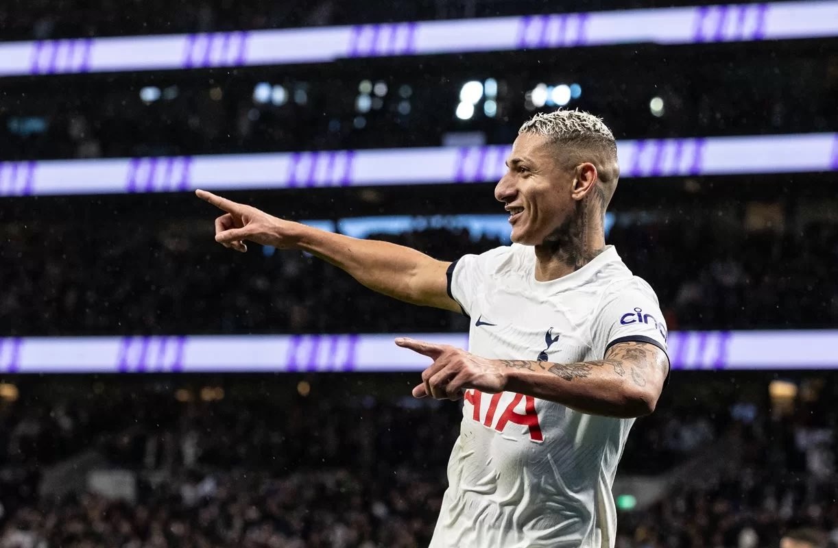 Richarlison khien nguoi ham mo ngo ngang hinh anh