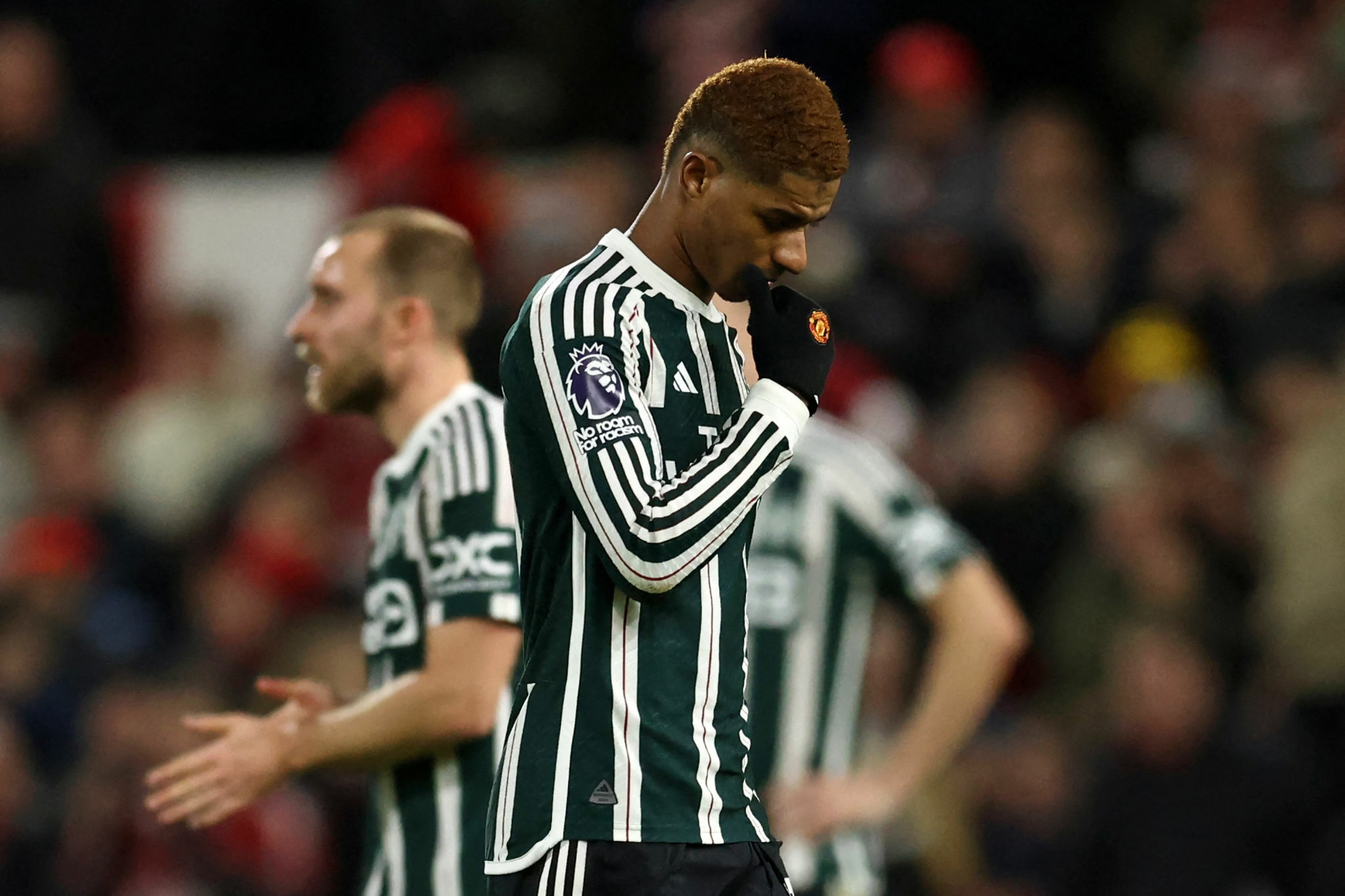 MU thua bac nhuoc truoc doi dang dua tru hang hinh anh