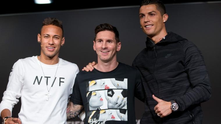 Neymar chi biet nguoc nhin Messi, Ronaldo hinh anh