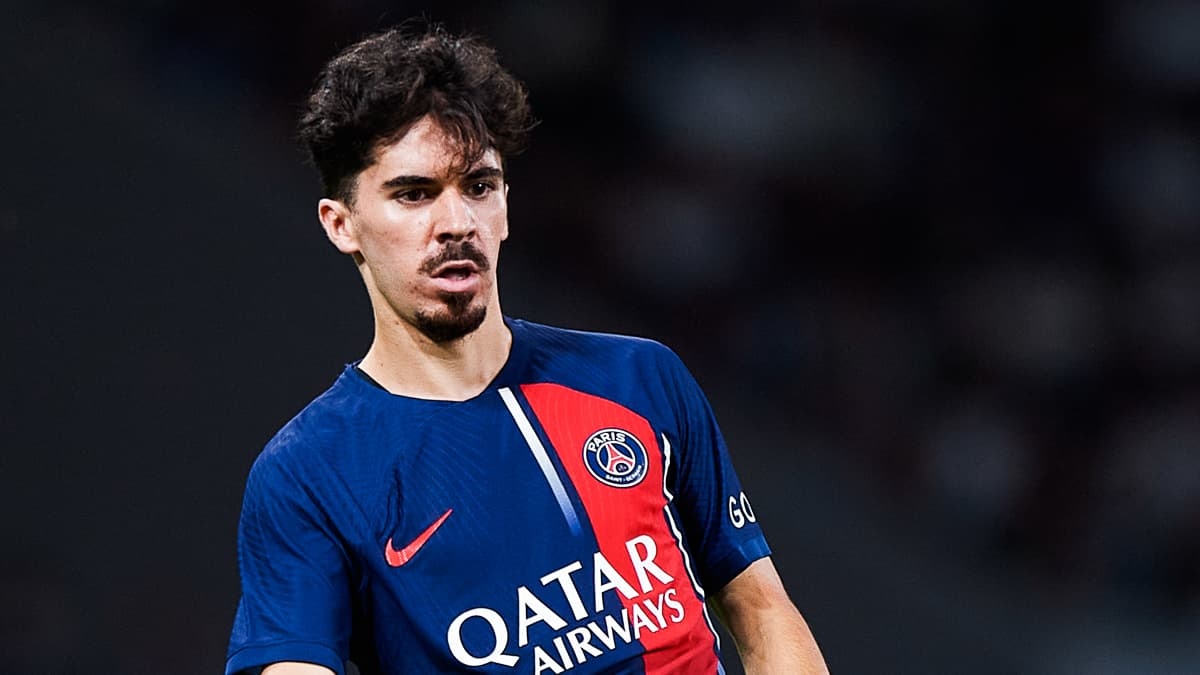 Vitinha chi ra van de cua PSG thoi Messi, Neymar, Mbappe hinh anh