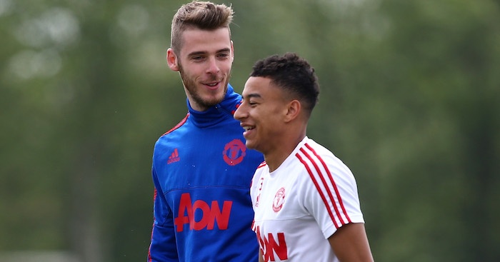 Dan cuu cau thu MU dang that nghiep hinh anh