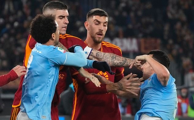 Mourinho lai bi duoi anh 6