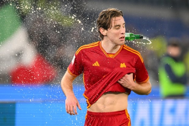 Mourinho lai bi duoi anh 5